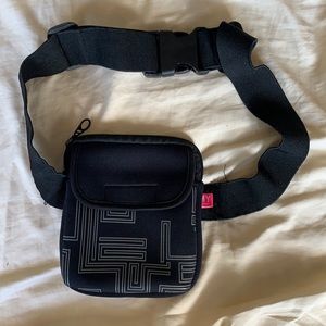 Small Fanny Pack Pouch With Adjustable Straps